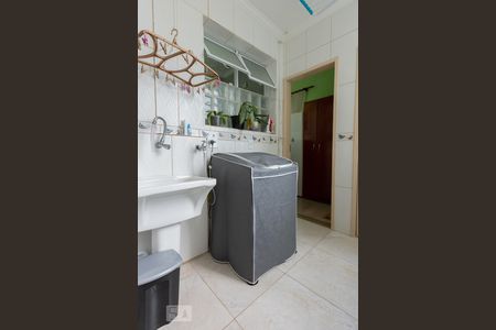 Apartamento à venda com 90m², 3 quartos e sem vaga Apartamento à venda com 90m², 3 quartos e sem vagaServiço
