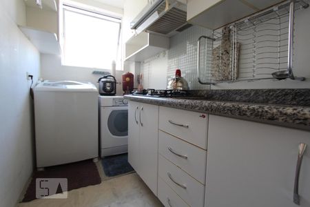 Cozinha de apartamento para alugar com 1 quarto, 38m² em Centro, Curitiba
