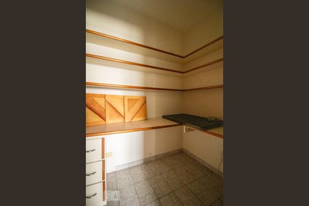 Apartamento à venda com 160m², 4 quartos e 3 vagasQuarto de