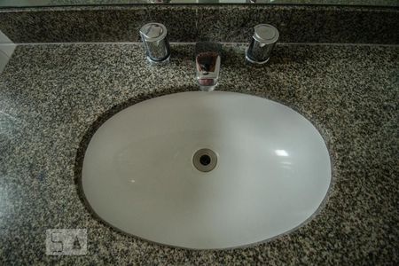 Apartamento à venda com 160m², 4 quartos e 3 vagasBanheiro Quarto 4