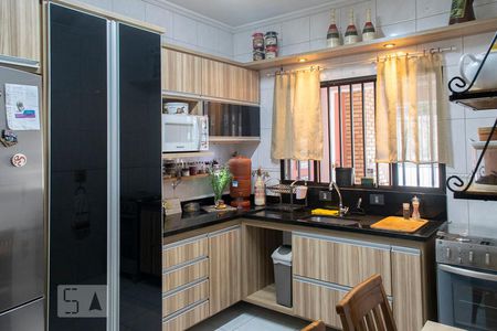 Casa à venda com 110m², 2 quartos e 2 vagasCOZINHA