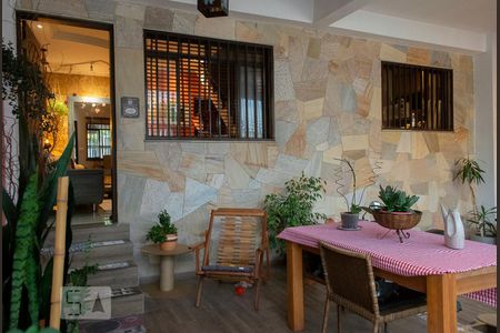 Casa à venda com 110m², 2 quartos e 2 vagasGARAGEM