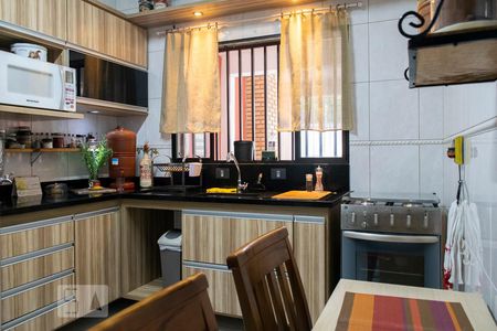 Casa à venda com 110m², 2 quartos e 2 vagasCOZINHA