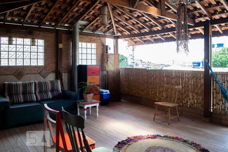 Casa à venda com 110m², 2 quartos e 2 vagasVARANDA