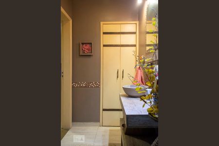 Casa à venda com 110m², 2 quartos e 2 vagasLAVABO / BANHEIRO