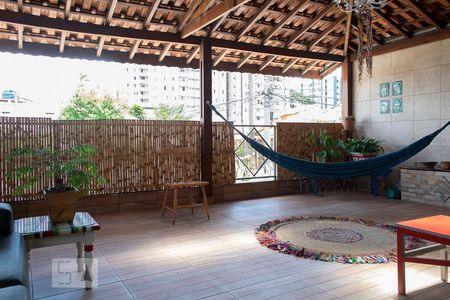 Casa à venda com 110m², 2 quartos e 2 vagasVARANDA