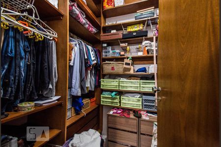 Casa à venda com 200m², 3 quartos e 3 vagasCloset da Suíte