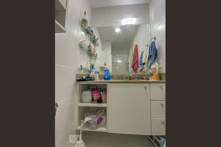 Apartamento à venda com 181m², 3 quartos e 2 vagasBanheiro da Suíte
