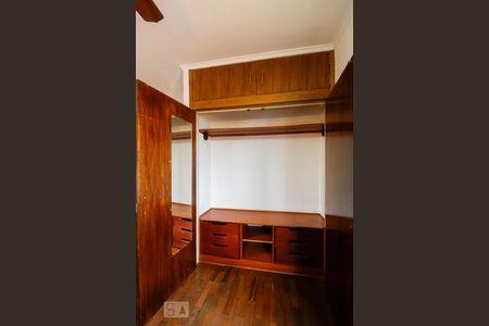 Apartamento à venda com 60m², 2 quartos e 1 vaga Apartamento à venda com 60m², 2 quartos e 1 vagaQuarto 01 - Armário