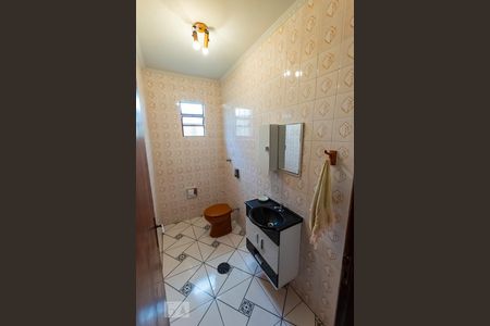 Casa à venda com 220m², 3 quartos e 2 vagasLavabo