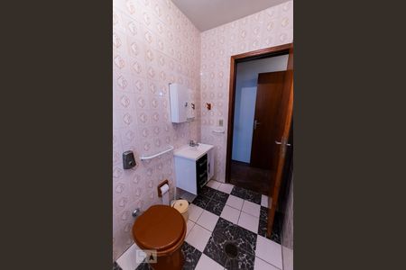 Casa à venda com 220m², 3 quartos e 2 vagasBanheiro social