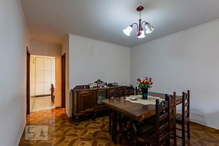 Casa à venda com 220m², 3 quartos e 2 vagasSala