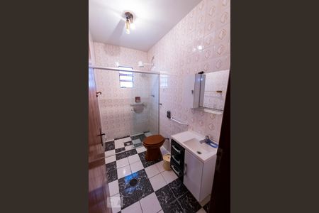 Casa à venda com 220m², 3 quartos e 2 vagasBanheiro social