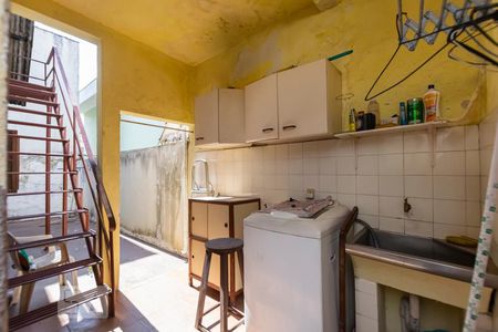 Casa à venda com 220m², 3 quartos e 2 vagasÁrea de serviço