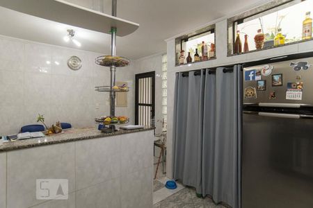 Casa à venda com 200m², 2 quartos e 2 vagas Casa à venda com 200m², 2 quartos e 2 vagasCozinha