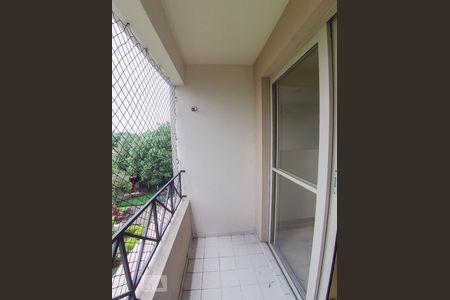 Apartamento à venda com 70m², 2 quartos e 1 vaga Apartamento à venda com 70m², 2 quartos e 1 vagaVaranda