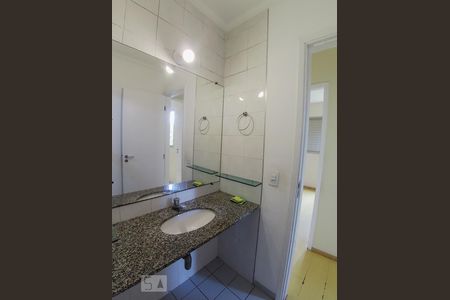 Apartamento à venda com 70m², 2 quartos e 1 vaga Apartamento à venda com 70m², 2 quartos e 1 vagaBanheiro