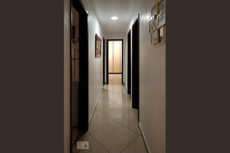 Corredor de apartamento para alugar com 3 quartos, 120m² em Vila Isabel, Rio de Janeiro