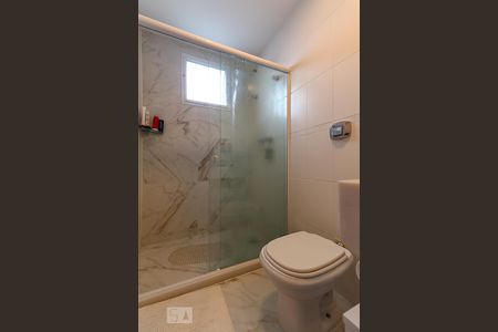 Apartamento à venda com 300m², 3 quartos e 2 vagas Apartamento à venda com 300m², 3 quartos e 2 vagasBanheiro da Suíte 2