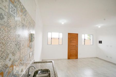 Sala e cozinha de apartamento para alugar com 1 quarto, 35m² em Vila Centenário, São Paulo