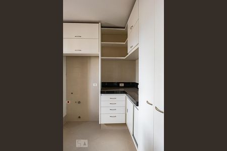 Apartamento à venda com 330m², 4 quartos e 4 vagas Apartamento à venda com 330m², 4 quartos e 4 vagasCozinha