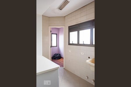 Apartamento à venda com 330m², 4 quartos e 4 vagas Apartamento à venda com 330m², 4 quartos e 4 vagasÁrea de Serviço