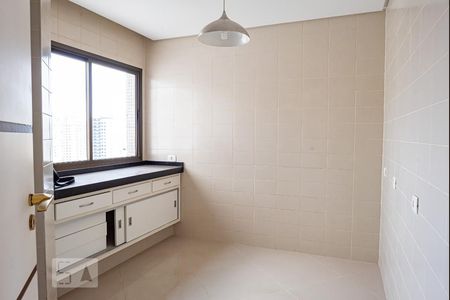Apartamento à venda com 330m², 4 quartos e 4 vagas Apartamento à venda com 330m², 4 quartos e 4 vagasCozinha