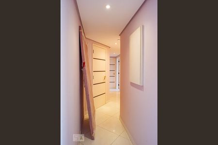 Apartamento à venda com 330m², 4 quartos e 4 vagas Apartamento à venda com 330m², 4 quartos e 4 vagasCorredor