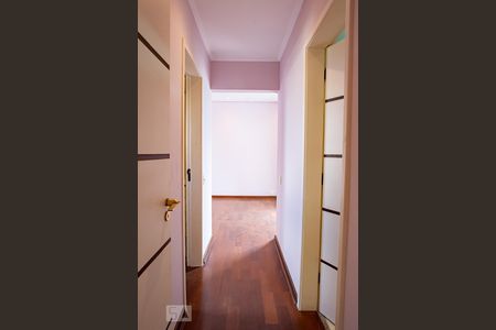 Apartamento à venda com 330m², 4 quartos e 4 vagas Apartamento à venda com 330m², 4 quartos e 4 vagasCorredor