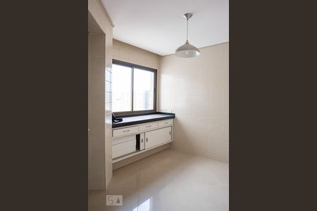 Apartamento à venda com 330m², 4 quartos e 4 vagas Apartamento à venda com 330m², 4 quartos e 4 vagasCozinha