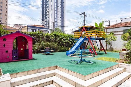 Apartamento à venda com 330m², 4 quartos e 4 vagas Apartamento à venda com 330m², 4 quartos e 4 vagasÁrea Comum - Playground