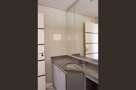 Apartamento à venda com 330m², 4 quartos e 4 vagas Apartamento à venda com 330m², 4 quartos e 4 vagasBanheiro 3 - Suíte