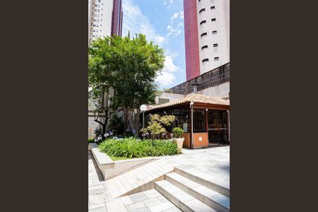 Apartamento à venda com 330m², 4 quartos e 4 vagas Apartamento à venda com 330m², 4 quartos e 4 vagasÁrea comum - Churrasqueira