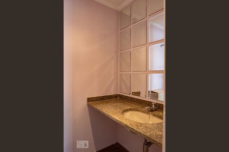 Apartamento à venda com 330m², 4 quartos e 4 vagas Apartamento à venda com 330m², 4 quartos e 4 vagasLavabo