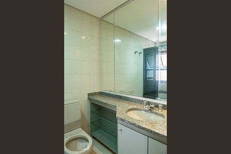 Apartamento à venda com 330m², 4 quartos e 4 vagas Apartamento à venda com 330m², 4 quartos e 4 vagasBanheiro 1 - Suíte