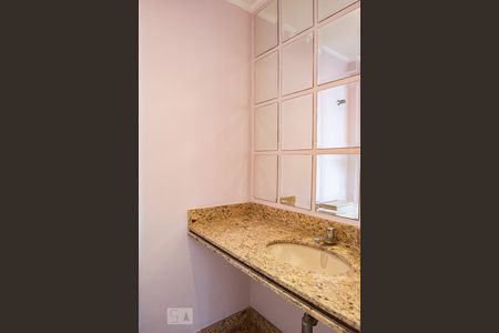 Apartamento à venda com 330m², 4 quartos e 4 vagas Apartamento à venda com 330m², 4 quartos e 4 vagasCobertura - Lavabo