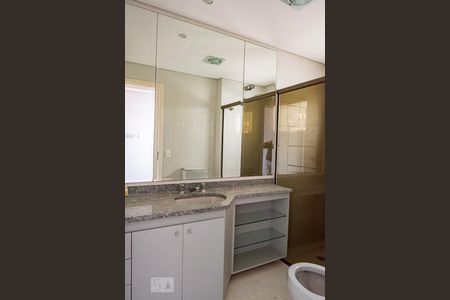 Apartamento à venda com 330m², 4 quartos e 4 vagas Apartamento à venda com 330m², 4 quartos e 4 vagasBanheiro 3 - Suíte