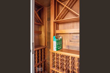 Apartamento à venda com 330m², 4 quartos e 4 vagas Apartamento à venda com 330m², 4 quartos e 4 vagasCobertura - Adega