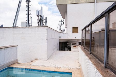 Apartamento à venda com 330m², 4 quartos e 4 vagas Apartamento à venda com 330m², 4 quartos e 4 vagasCobertura - Piscina