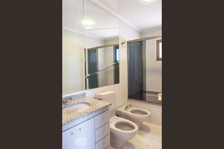 Apartamento à venda com 330m², 4 quartos e 4 vagas Apartamento à venda com 330m², 4 quartos e 4 vagasCobertura - Banheiro 4