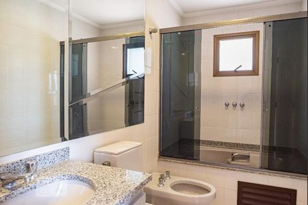 Apartamento à venda com 330m², 4 quartos e 4 vagas Apartamento à venda com 330m², 4 quartos e 4 vagasCobertura - Banheiro 4