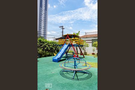 Apartamento à venda com 330m², 4 quartos e 4 vagas Apartamento à venda com 330m², 4 quartos e 4 vagasÁrea Comum - Playground