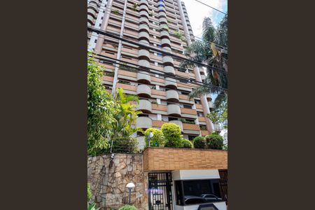 Apartamento à venda com 330m², 4 quartos e 4 vagas Apartamento à venda com 330m², 4 quartos e 4 vagasFachada