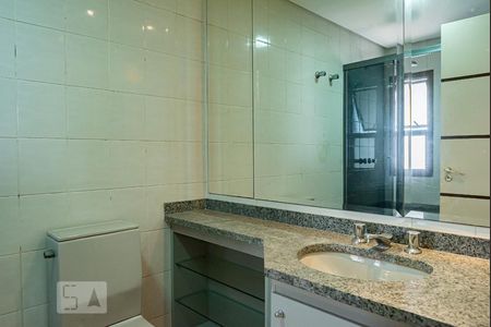 Apartamento à venda com 330m², 4 quartos e 4 vagas Apartamento à venda com 330m², 4 quartos e 4 vagasBanheiro 1 - Suíte