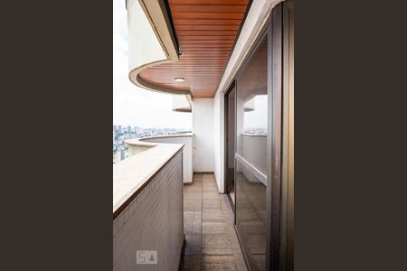 Apartamento à venda com 330m², 4 quartos e 4 vagas Apartamento à venda com 330m², 4 quartos e 4 vagasCobertura - Varanda