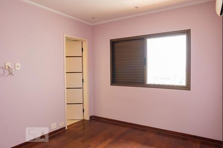 Apartamento à venda com 330m², 4 quartos e 4 vagas Apartamento à venda com 330m², 4 quartos e 4 vagasSuíte 2
