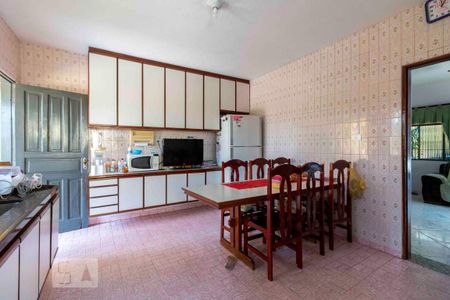 Apartamento à venda com 250m², 3 quartos e 4 vagas Apartamento à venda com 250m², 3 quartos e 4 vagasCozinha