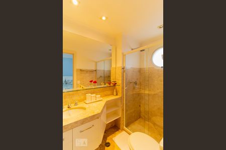 Apartamento para alugar com 245m², 3 quartos e 4 vagasSuíte 2 - Banheiro