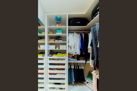 Apartamento para alugar com 245m², 3 quartos e 4 vagasSuíte 3 - Closet