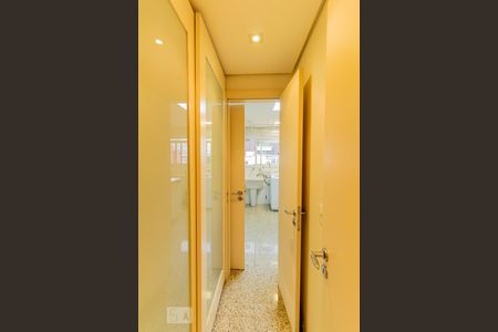 Apartamento para alugar com 245m², 3 quartos e 4 vagasCorredor - Cozinha